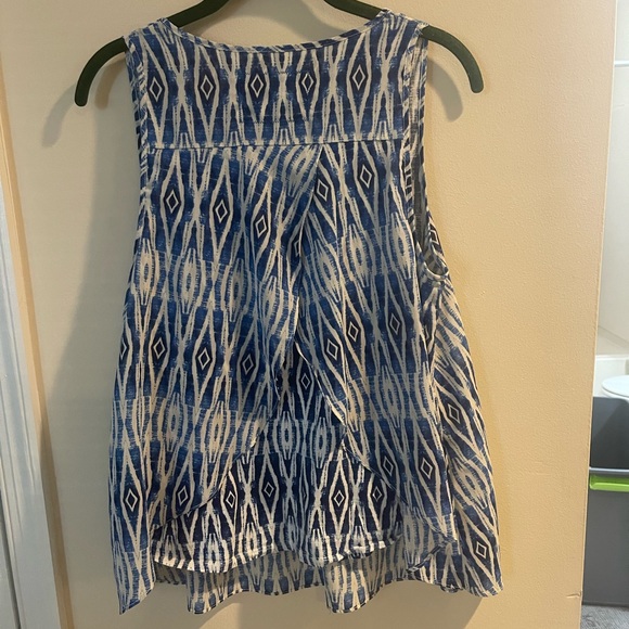 Beautiful Mediterranean designed flowing lined tank top - Picture 3 of 5